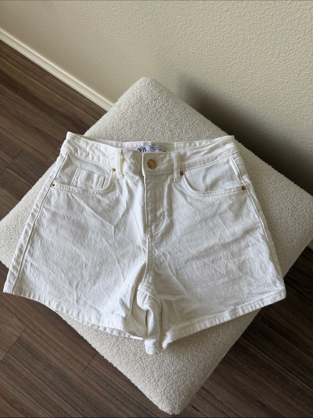 ZARA High-Waist White Denim Shorts with Gold Hardware